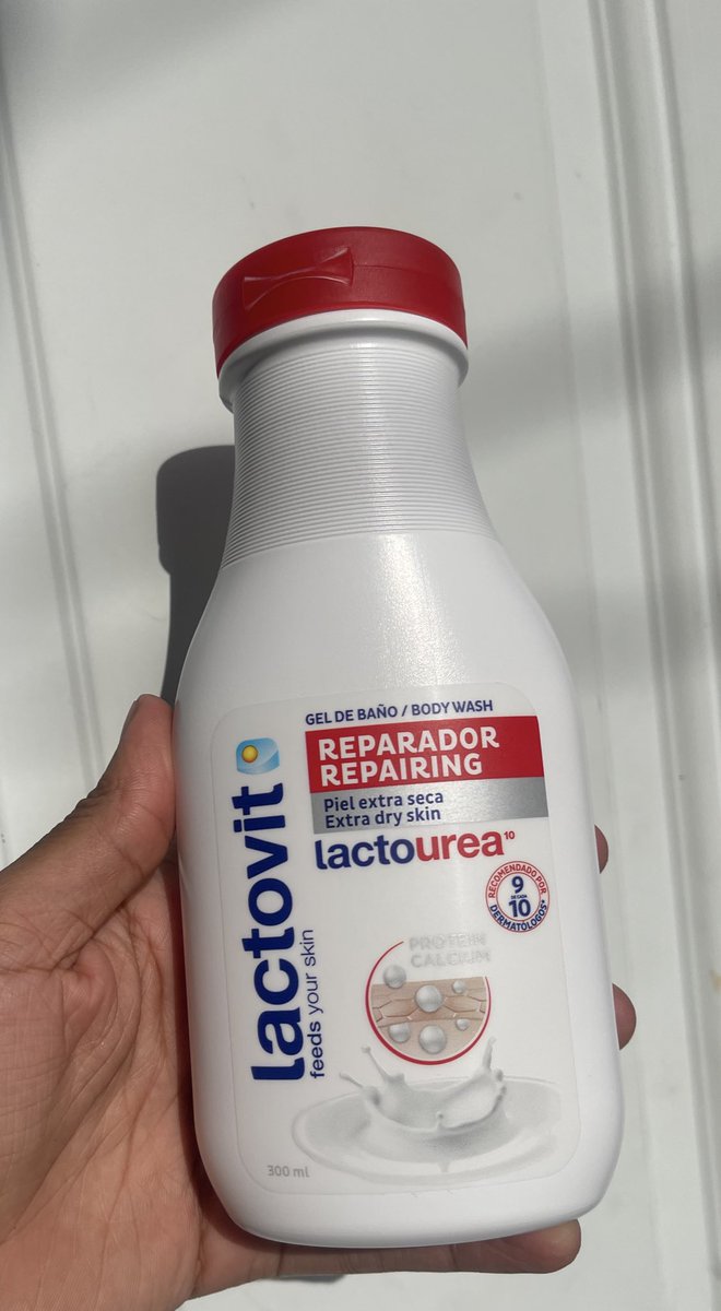 likkleli0n's tweet photo. Okay! This is a body wash that has retinol, lactic acid, urea and milk proteins (among other things) but these are the ingredients you need to pay attention to. It’ll treat hyperpigmentation, rough/dry texture, KP, smooth skin texture and it’s $430 at Fontana 🫡🫡🫡 https://t.co/UXlXVLauK3