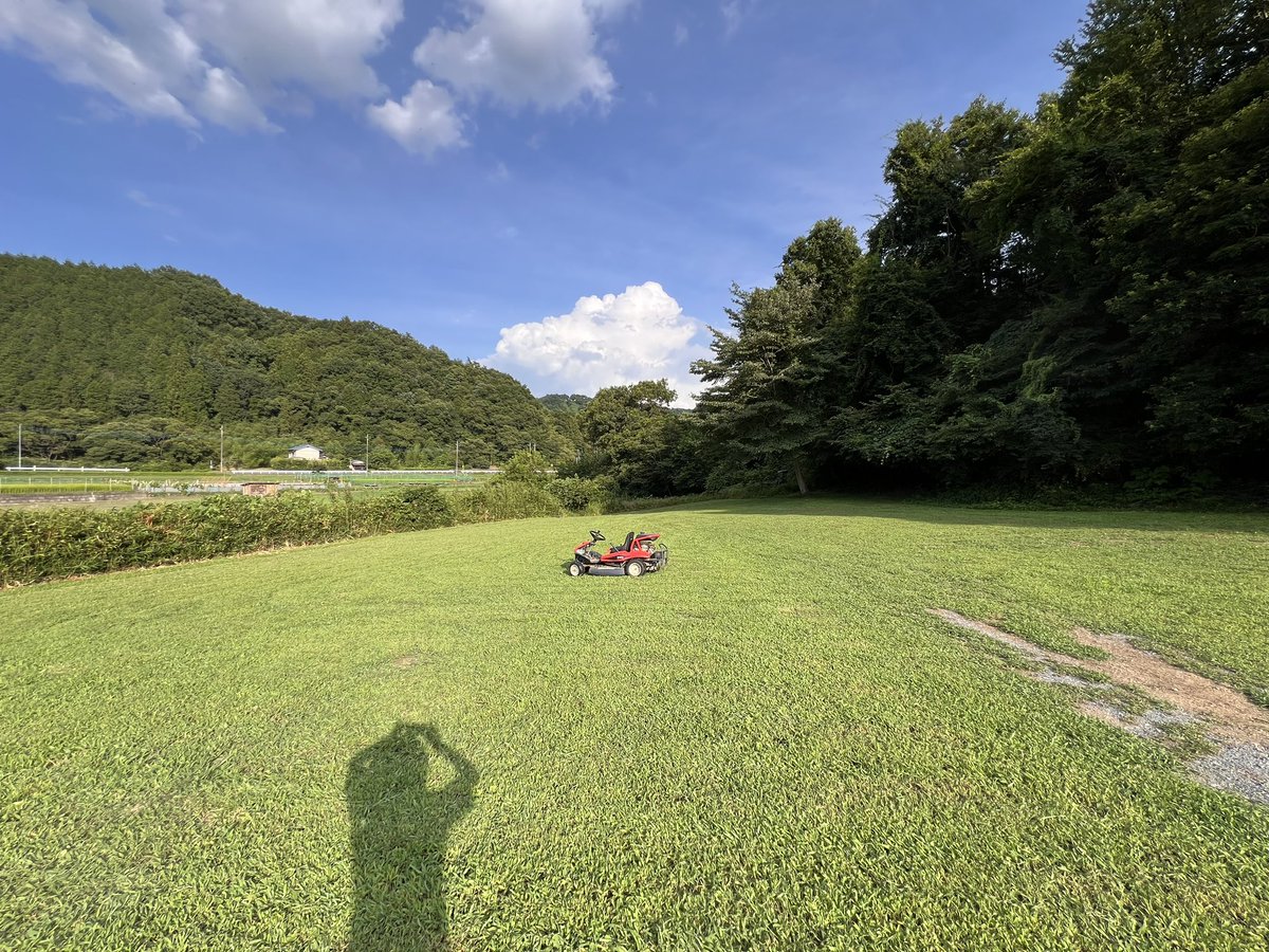 この赤い相棒は草刈りの天才です