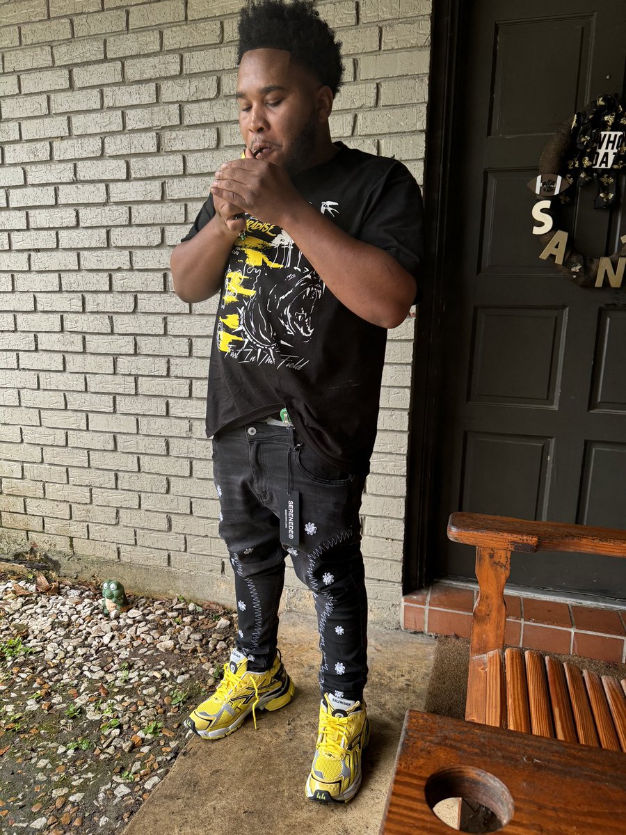 ELMorroRec's tweet image. Ik life’s a gamble so I took the risk #LongliveRome🕊️