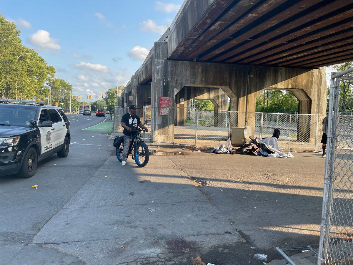VOCAL_Action's tweet photo. Following our town hall in #Syracuse tonight to hear from the community about the upcoming election in #CD22, we came upon a homeless encampment that was busted &amp; folks arrested.

Ticket &amp; arrests won’t solve homelessness. This November, we’re voting for HOUSING not handcuffs! https://t.co/FEOCVOsjtv