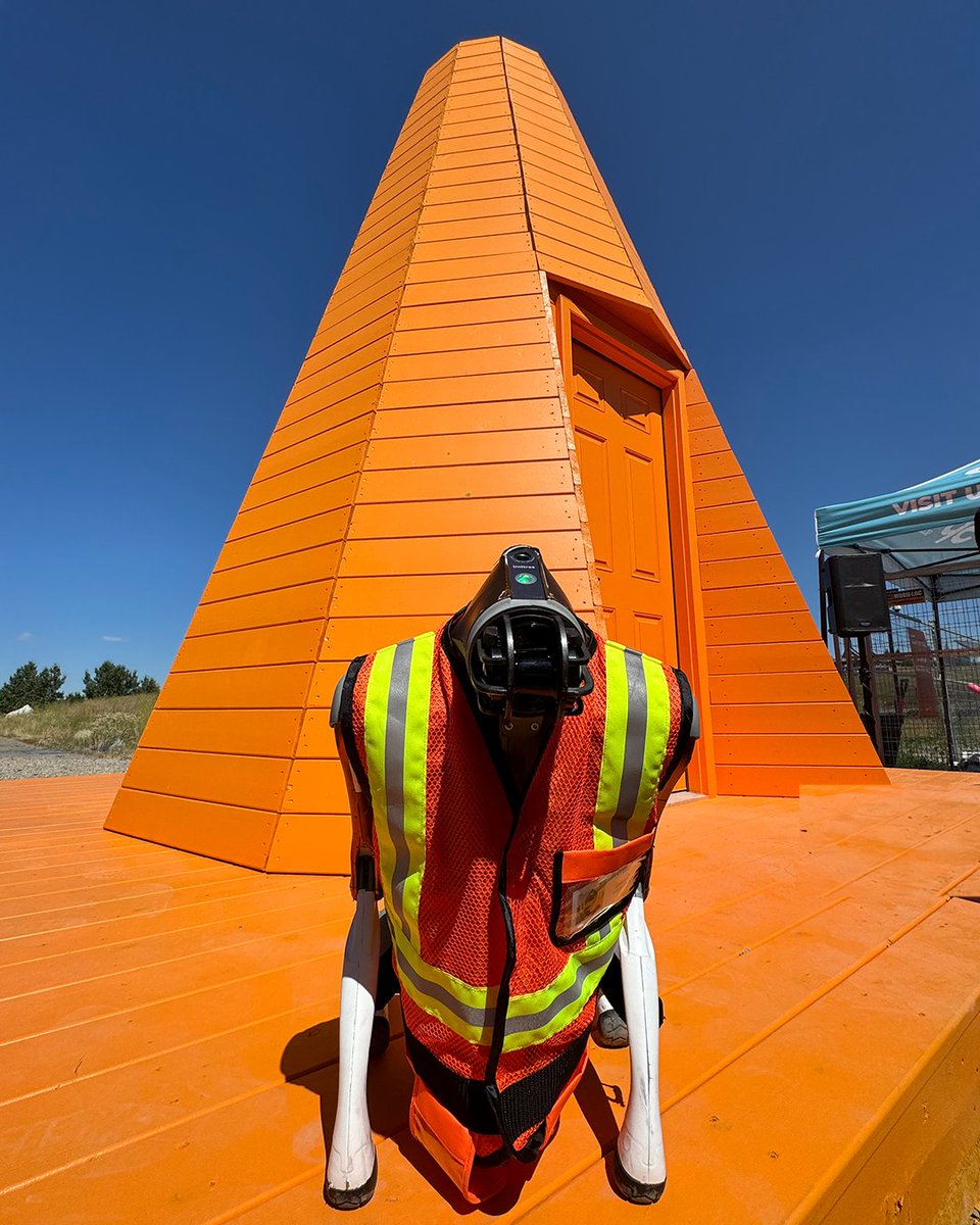 TELUS_Spark's tweet photo. 🛠️ Exciting news! With the help of @YourAlberta and the #CalgaryConstructionAssociation, #TELUSSpark just launched #BLUprint: #Building, #Learning, and You! Dive into the world of #skilledtrades and #STEAM with hands-on #outdoor activities. Stay tuned for Phase 2! https://t.co/nQf6dqDZg2