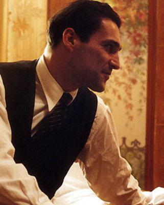 VastineB's tweet photo. French Actor Jean-Pierre Martins.
(first saw him playing prize fighter Marcel Cerdan with Marion Cotillard in La Vie En Rose (2007).
#Sexymen #FrenchFilms #EdithPiaf #FrenchMen #HistoricalFilms #Biographies