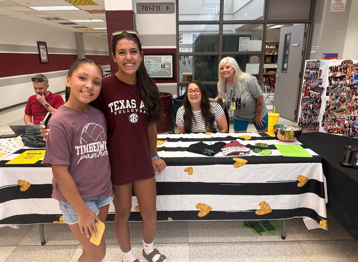 TMS_CTBC's tweet photo. Great to see our new students at 6th grade Panther camp this afternoon! Looking forward to seeing the 7th &amp; 8th graders tomorrow. Come say hello to us at the Timberwood Choir &amp; Theater Booster table!@HumbleISD_TMS https://t.co/51c1Tpooxq