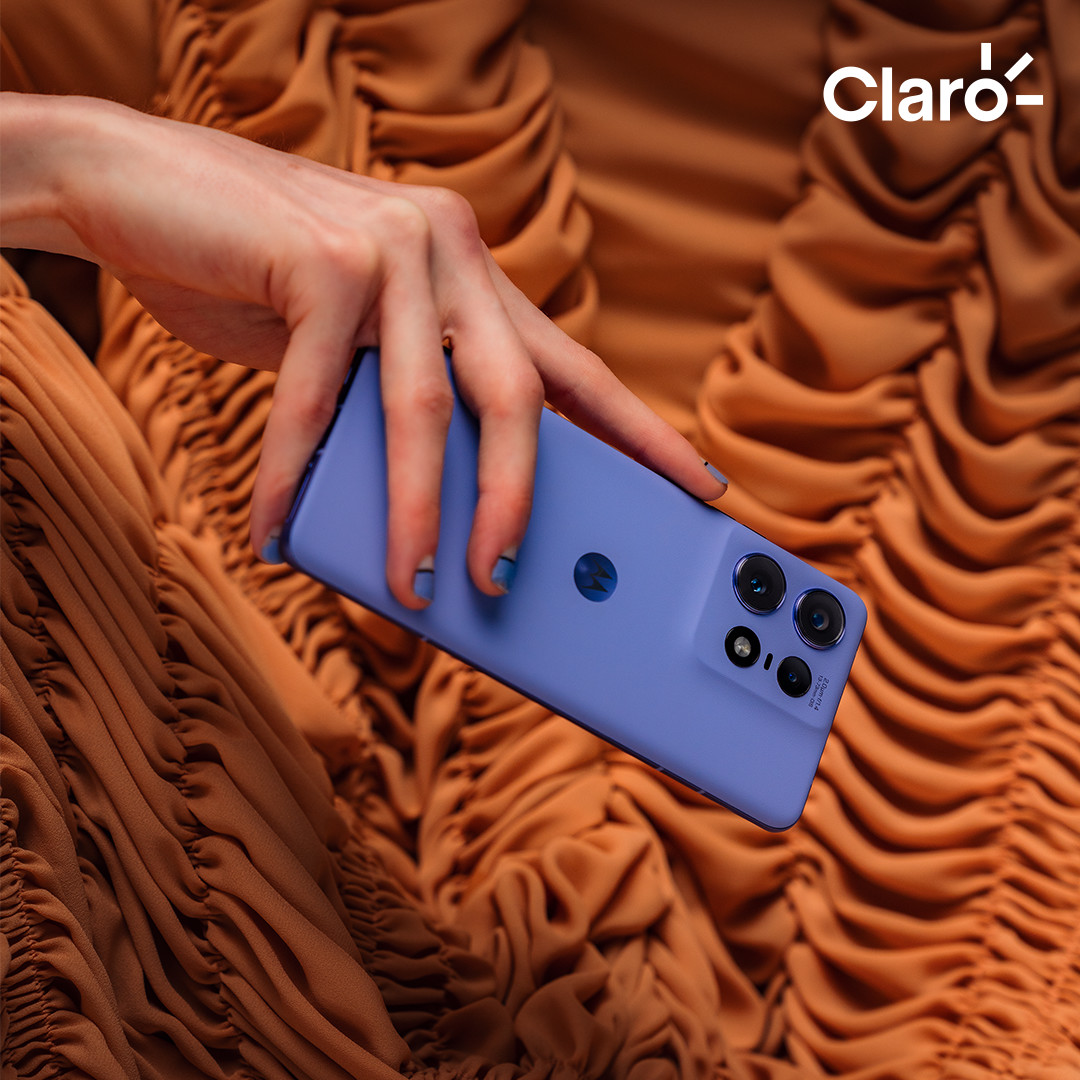 ¡Decile hola al nuevo Motorola edge 50 PRO! 😍📱

Con un diseño sensacional de cuero vegano en colores vibrantes certificados por Pantone.

Cuenta con una camara de 50 mepixeles y una super pantalla de 6.7”. 🙂‍↕️

¡Aquirilo en tu Tienda Claro más cercana!