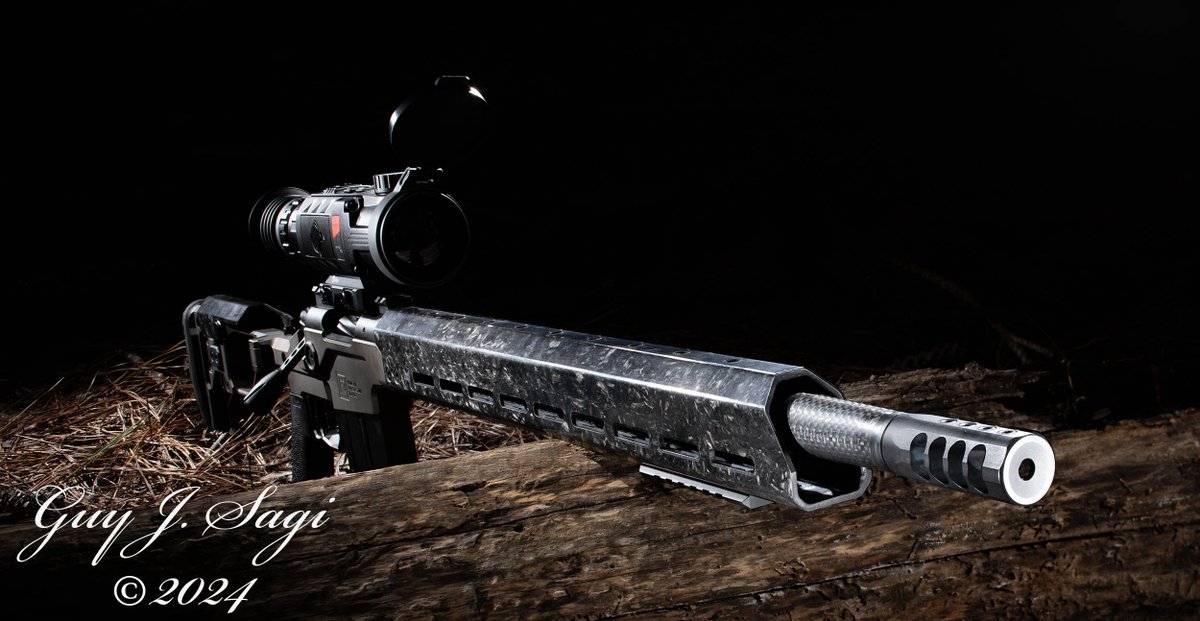 FearAndLoading's tweet image. Hope everyone&apos;s enjoying their evening....I&apos;m outside, feeding mosquitoes while waiting to test #irayusa night vision after the sun has set. #guns #FearAndLoading