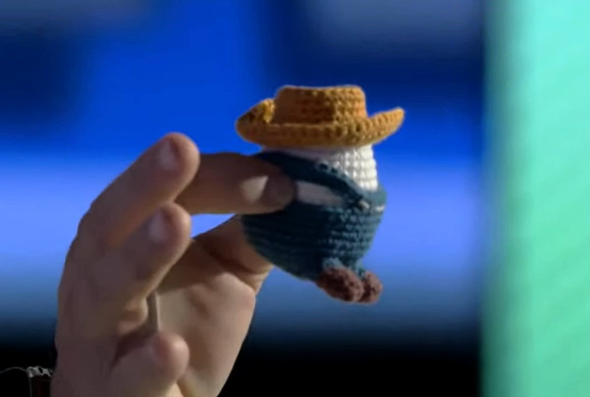 mrtz__x17's tweet image. WEON SALIO BOBBY EN "AHORA CAIGO" PROGRAMA DE TV CHILENA AY KATHERINE AMO A TU HERMANA ❤️😭