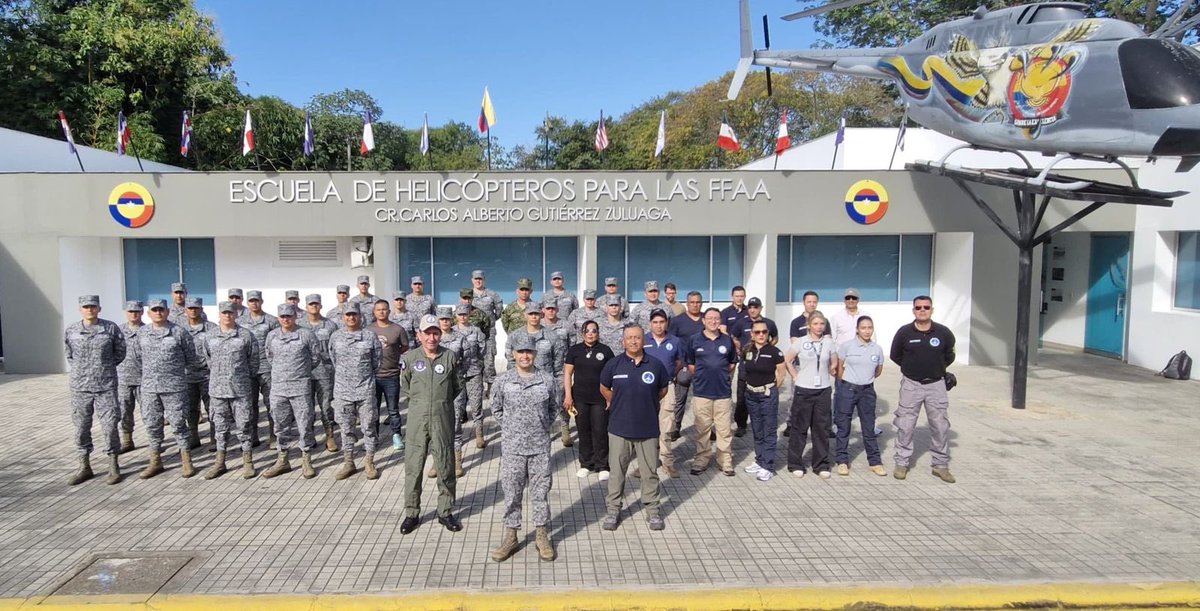 FuerzaAereaCol's tweet photo. Desde el laboratorio de investigación de accidentes aéreos de la @FuerzaAereaCol, profesionales del sector aeronáutico llevaron a cabo reentrenamiento con el fin de garantizar una aviación más segura.
▶️ https://t.co/UyOKWtdp0U
#CACOM4
#EPFAC
#SiempreFirmes
@AerocivilCol https://t.co/s83BkfhioQ