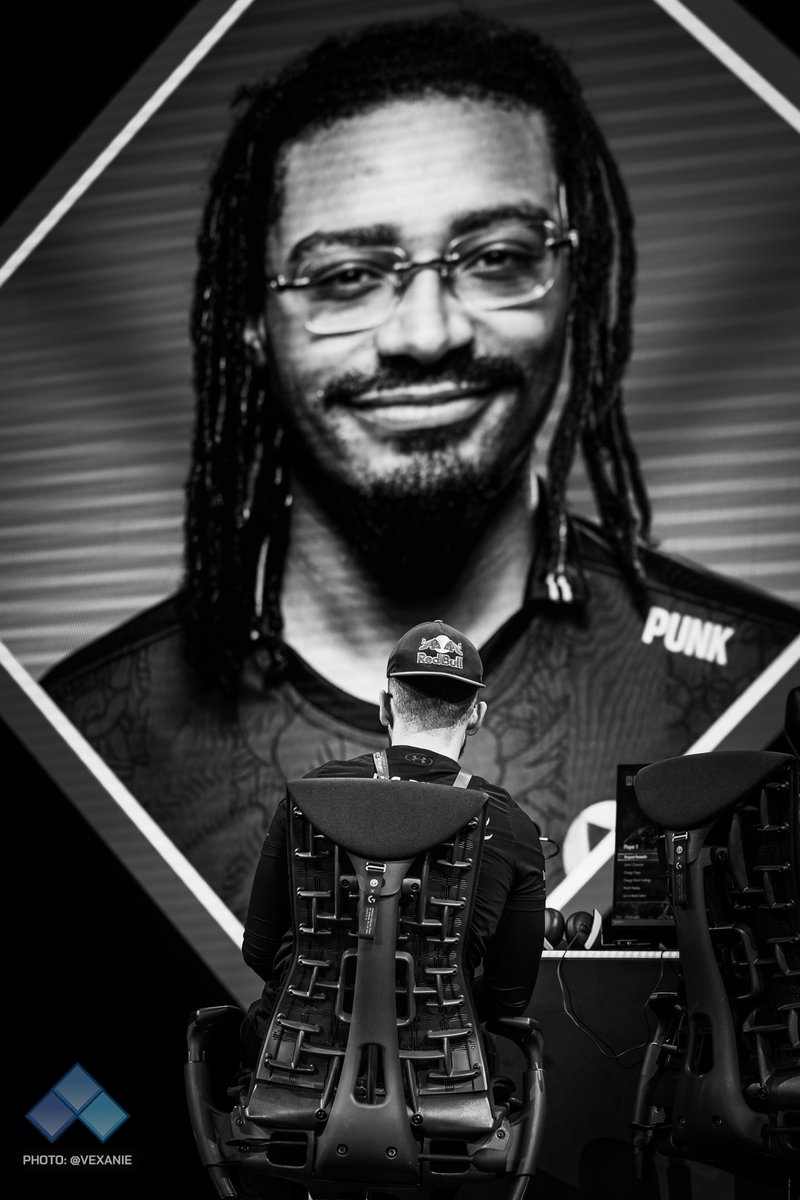 Evo tweet media