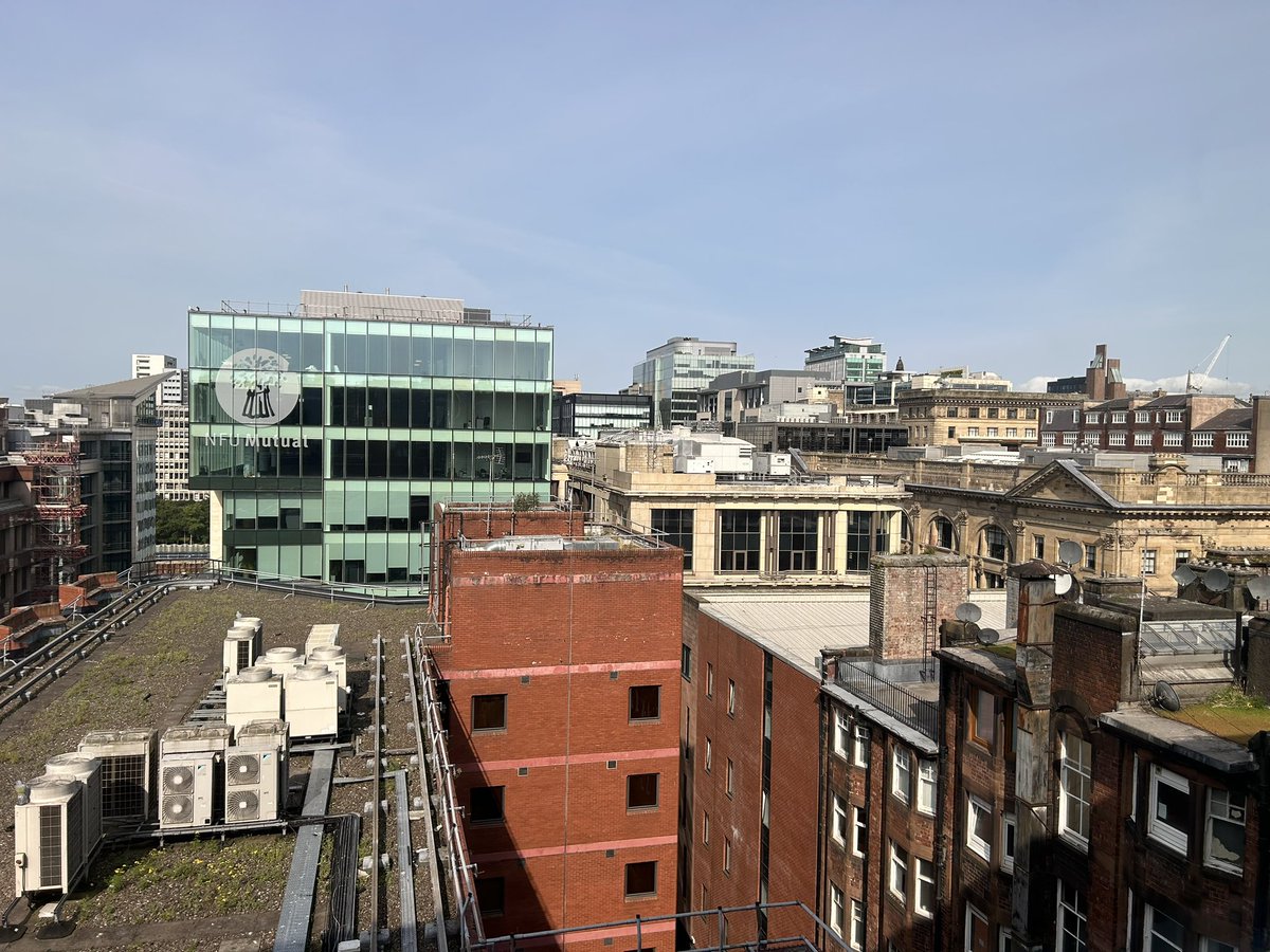 AlyMcKechnie's tweet photo. Offices envy today! What an amazing space in #Glasgow for meetings and events would highly recommend this space #studio67 #glasgowmeetingspaces #legowalls #viewsfordays #scottishvibes https://t.co/9LT2ODYwSu
