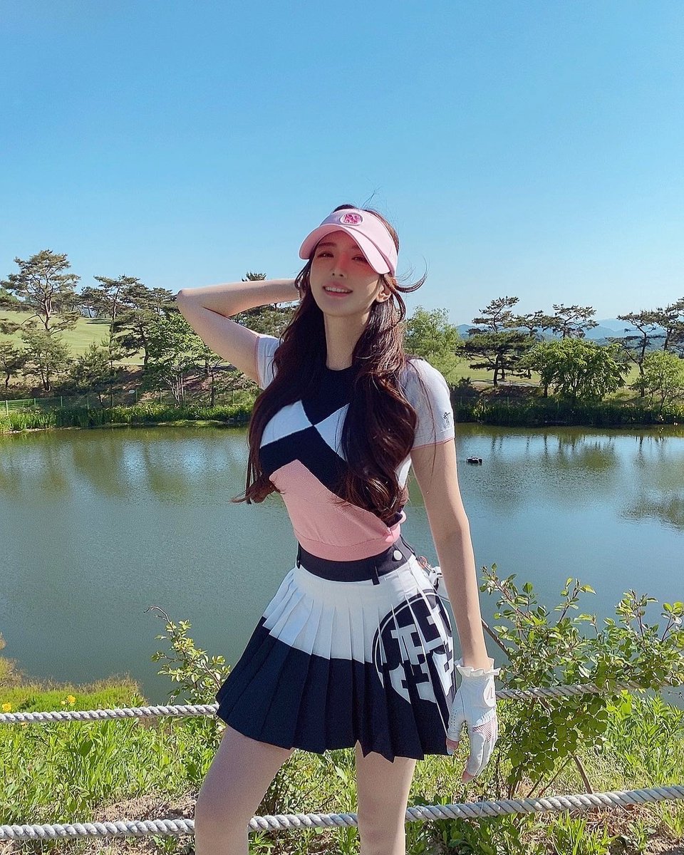 cc19940821's tweet photo. 心情突然很不美麗~~~ https://t.co/kl7q4FjDZq