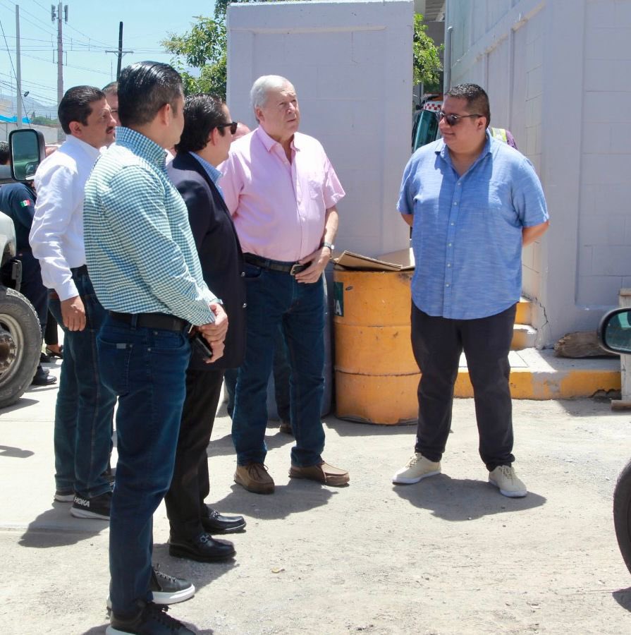 Supervisamos los trabajos de rehabilitación de la Estación de Bomberos de la colonia Guayulera, con el fin de aumentar la atención para la población saltillense. Además, coordinamos tareas de prevención por parte de la @ComisionSPC para reforzar la seguridad. #SaltilloNosUne