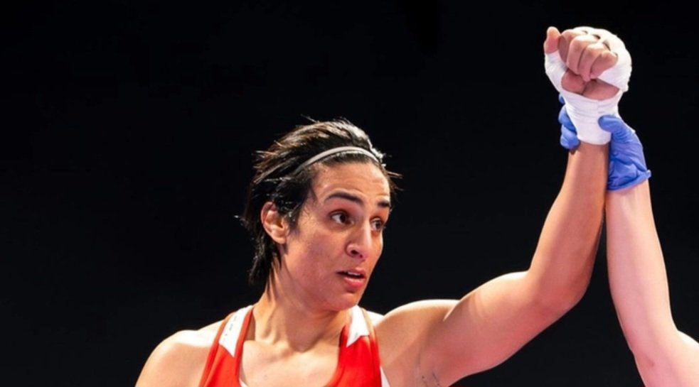 Notiziona per tutti gli uomini e le donne di neanderthal:
Imane Khelif la pugile algerina non è transgender, è solo nata donna con un livello di testosterone alto
Riassumendo, nn ha mai avuto un  un membro
Come voi ignoranti fascio-leghisti bigotti nn avete mai avuto un cervello