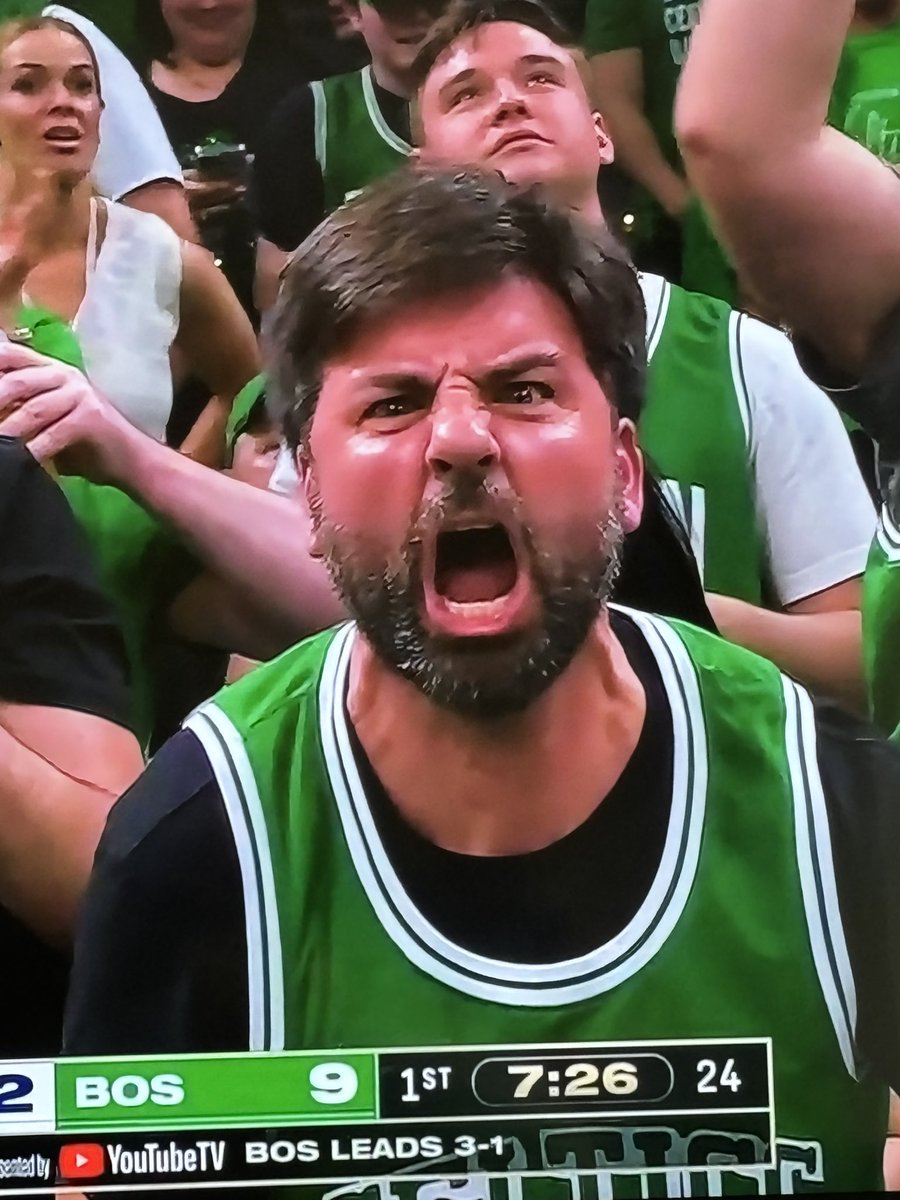 JohnnyFontane1's tweet image. A little something to cheer you up. #redfaces