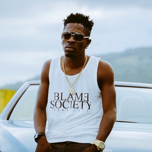 insideghn's tweet image. Now that Vybz Kartel is free, Shatta Wale may act to get  the “Mansa Musa” music video. You will hear Proper dancehall  Tune. #VybzKartel #vyb #shattawale #kikichalenge