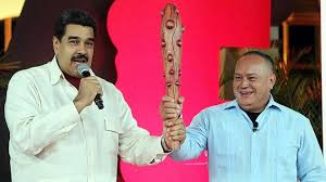 Evalher's tweet photo. #ElPuebloQuiereJusticia
Hoy es miercoles #1agosto y tenemos el mismo Presidente @NicolasMaduro  y estamos viendo @ElMazoDandoVTV 
con @dcabellor 
@VTVcanal8 https://t.co/wWbTpsRGia