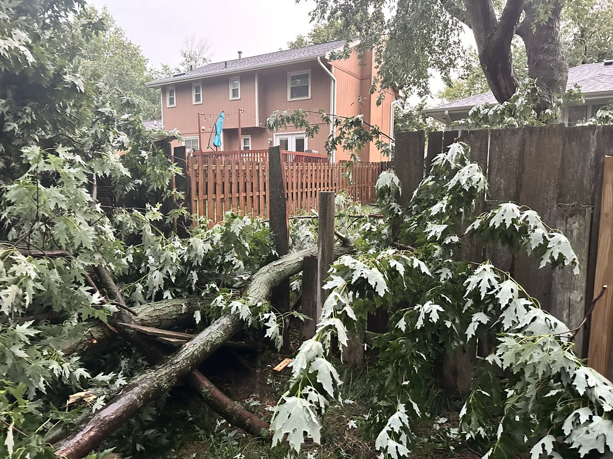 SavannahJ4's tweet photo. @omaha_scanner 160th and Q https://t.co/9AZzUHxpIv