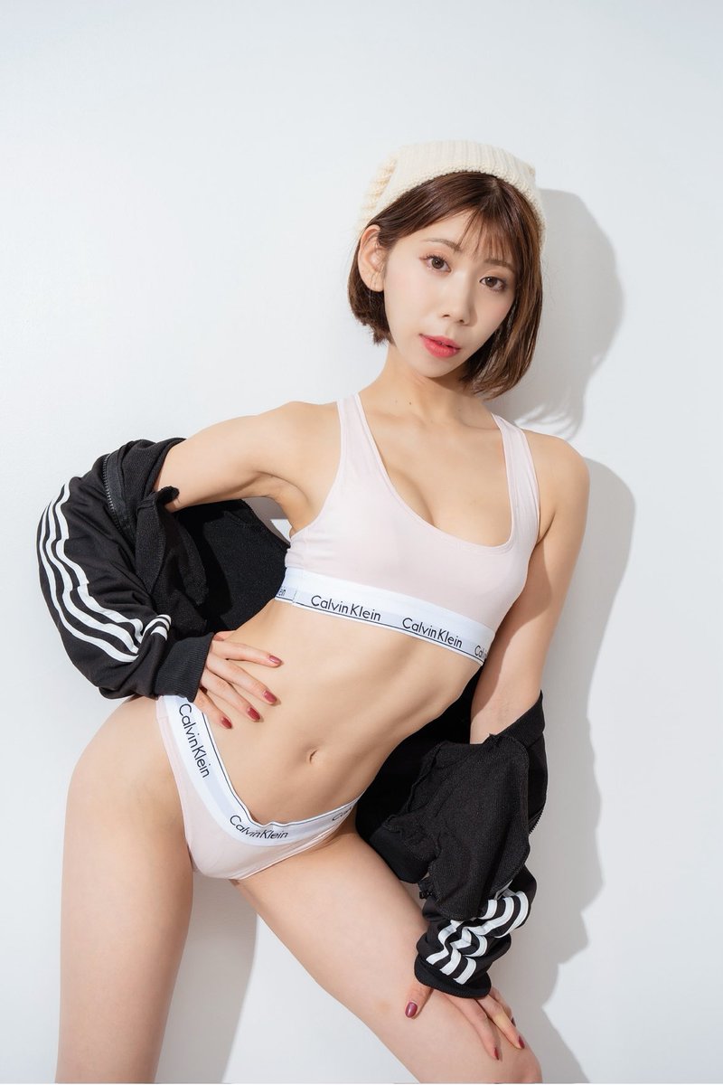 moooooeeeeen's tweet image. 目指すは健康美。

#健康オタクグラドル #健康美 
#カルバンクライン