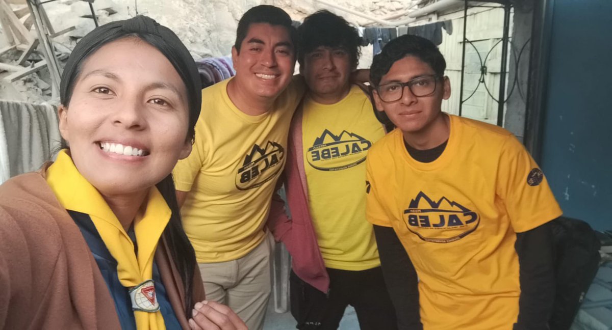 RubenRivera95's tweet photo. Toco visitar a un amigo, y el elegido fue nuestro buen vecino y hermano Demetrio. Pudimos compartir la palabra de Dios y cantar algunas músicas con los distintos jóvenes del DM - Cieneguilla 💛🖐🏻
Misión Caleb es el Plan A 🔥 https://t.co/Gv1xr58D1A