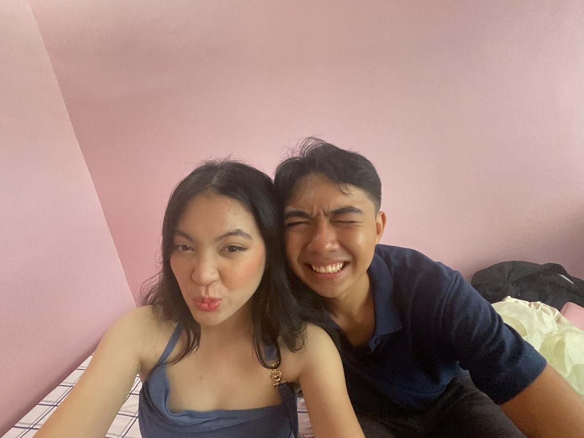 hansquejaaaa's tweet image. happy gf day to my ababy @gweenks 🌟☺️