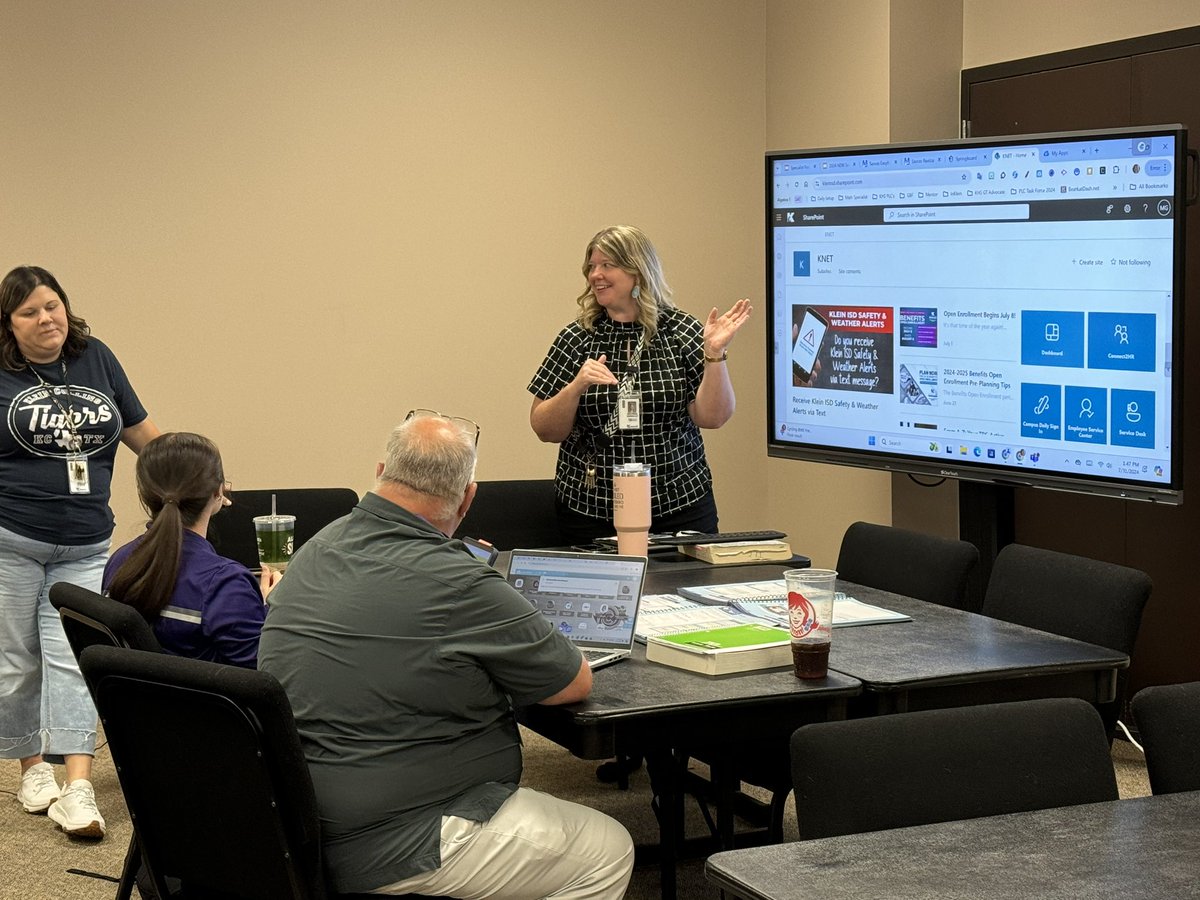 Melanie_Walton1's tweet image. What an amazing day with new #kleinmath educators! Looking forward to seeing you all this year in your classrooms building a love of math and learning.