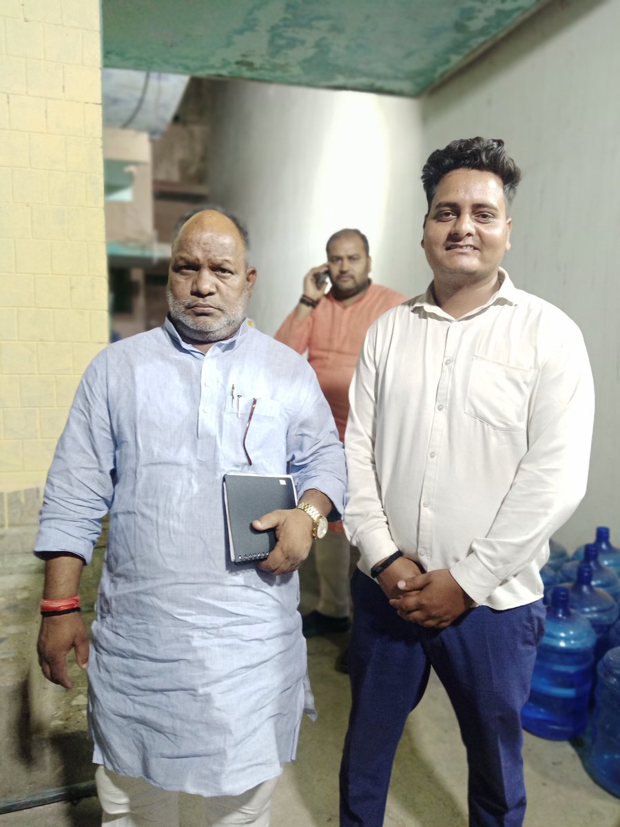 ArijitSKashi65's tweet photo. भारतीय जनता पार्टी #वाराणसी के कर्मठ यशस्वी #ज़िलाध्यक्ष एवं #सदस्य_विधान_परिषद माननीय श्री #हंसराज_विश्वकर्मा जी को जन्मदिवस की हार्दिक शुभकामनाएँ।💐🎂🙏 बाबा काशी विश्वनाथ और मां अन्नपूर्णा जी की असीम अनुकम्पा सदैव बनी रहे @hanshraj4bjp https://t.co/KzxelS00B3