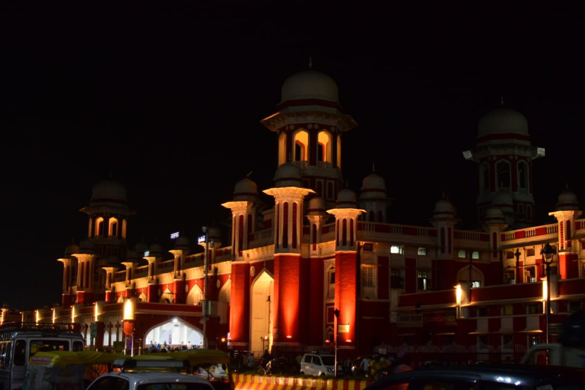 Redevelopment of 100-year-old Charbagh Railway Station by <a href="/LkoSmartCity/">Lucknow Smart City</a> has not only equipped it with state-of-the-art amenities but also highlighted the #architecture by facade lighting as a part of the #city branding initiative.
#SmartCitykiSmartKahaani #heritage #Conservation