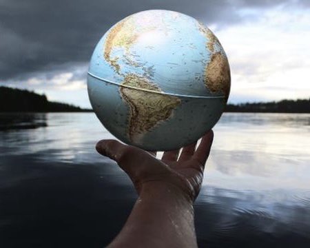 Lavalmarc827287's tweet image. - L’avenir de la planète est entre nos mains 🙏 :
Jeudi 1er août, l’humanité a consommé l’entièreté des ressources que peut fournir la planète sur une année entière. Autre chiffre donnant le tournis : en 1970, le jour du dépassement intervenait le 29 décembre ( voir graphique ).