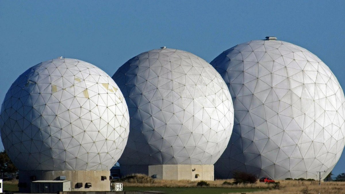 Profesorfacia's tweet photo. Bakın burası Malatya'daki İsrail'e ait Kürecik Radar Üssü.

Hani 2 gündür arkasından ağlayıp, yas ilan ettikleri Hamaslı Haniye var ya, hah işte ona atılan füzenin koordinatları buradan gelmiş olabilir mi?

Neyse, biz kola döküp, Starbucks basmaya devam edelim... https://t.co/SakpD90lAu