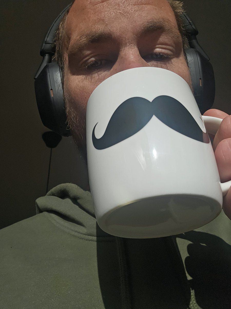 Et_smartere_liv's tweet image. Hvit natt
Sov balle
Men #Jegharståttopp 💪

Og dagen går nok helt fint. Tror det kan være nyttig for oss balle-sovere å huske på akk det.

Tåler fint noen netter med dårlig søvn. Kanskje gi mindre innsovingslakenskrekk.

#frokost #helse takk gud for #kaffe