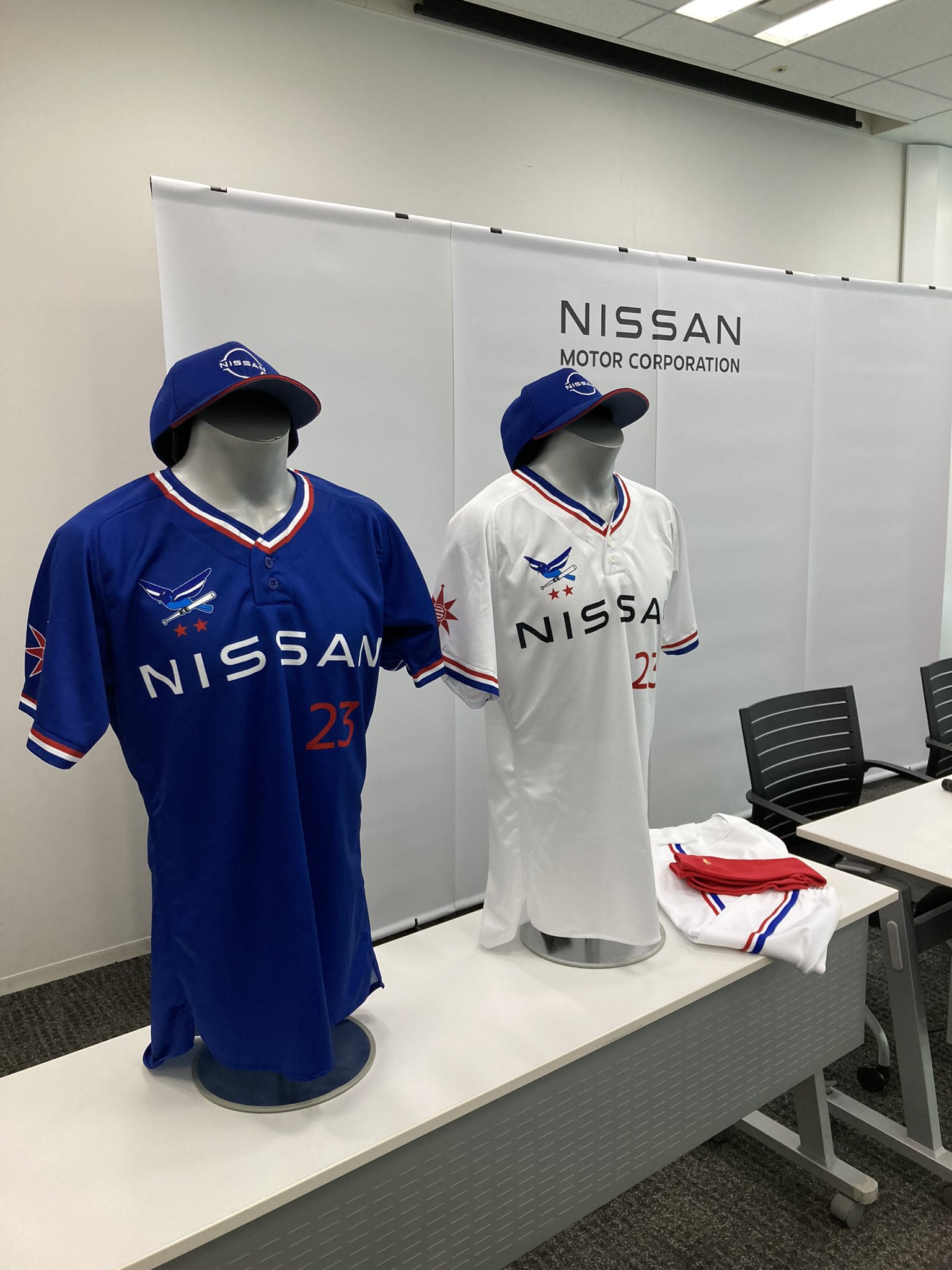 美品 支給 日産自動車 社会人 野球部 トレーニングウェア ユニフォーム シャツ 和田秀太郎（神奈川新聞運動部) on X: 