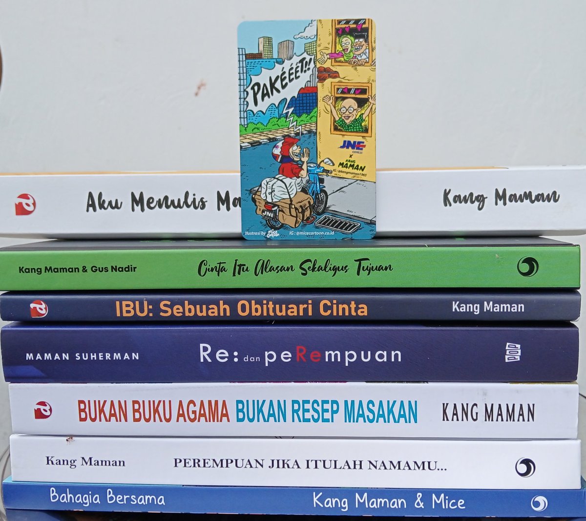 Agustus Tiba:
Tetap setia saban Kamis  #GIVEAWAY . Kali ini, tersedia 10 paket kartu e-money <a href="/JNE_ID/">JNE Express</a> edisi khusus ilustrasi dari <a href="/MiceCartoon/">Mice Cartoon</a> + 2 buku saya untuk 10 pemenang.

"Merdeka menurutku..."

Silakan dilanjutkan

#TidakBhinnekaBukanIndonesia 
#JNEConnectingHappiness