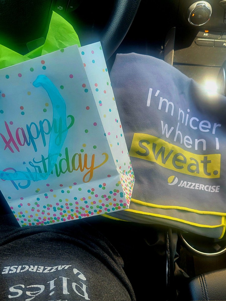 _Dawn505's tweet photo. I'm so grateful for the community &amp; family that I've found with such an amazing group of women. This is #notyourmomsjazzercise ! It's a combo of stretch, cardio, &amp; strength training. If you want to have fun, while also getting your booty kicked into shape, go find a class now! https://t.co/iXbtiYEwdZ