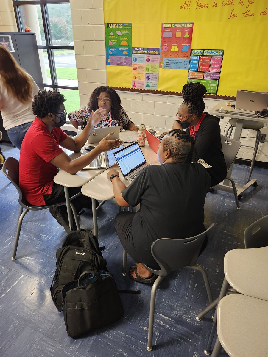 BSmithHCS's tweet photo. I am just getting around to posting these pictures from Secondary ELA's PD session on Monday. It was an amazing day full of learning, literacy, lesson planning, and laughter. I'm excited for November! #HenryReads #winningforkids #literacyinHenry @ELA_HCS @GiftedELAGuru https://t.co/2faAMJef5d