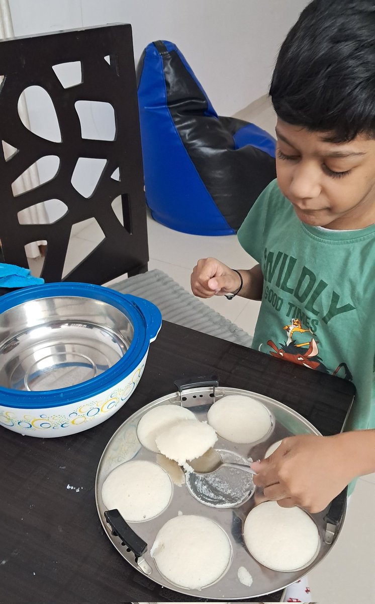 vihaan_cfindia's tweet photo. Idlis: His Comfort Food 🥰♥️

#VlovesIdli
#IdliLover https://t.co/Ah3nJf56Je