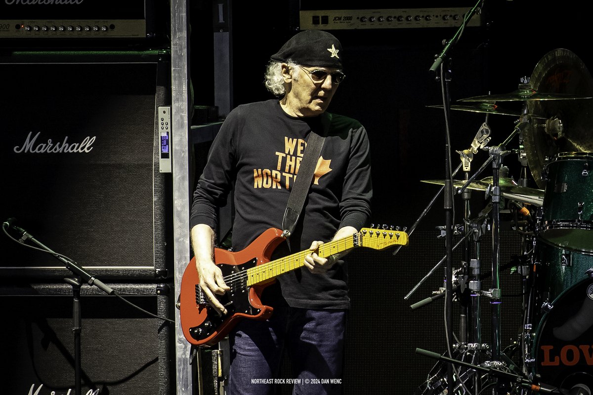 NERockReview's tweet image. Loverboy performing at the Xfinity Center in Mansfield, MA | Opening for Sammy Hagar's 'The Best of All Worlds Tour' - 7.26.2024

More photos here: northeastrockreview.com/loverboy-at-ma…