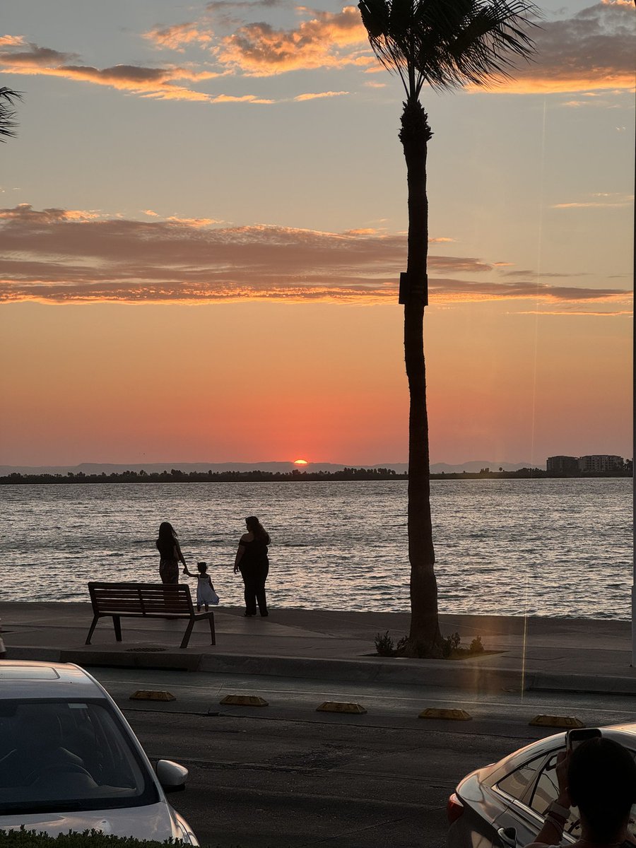 Atardecer en #LaPazBCS
#sunsets