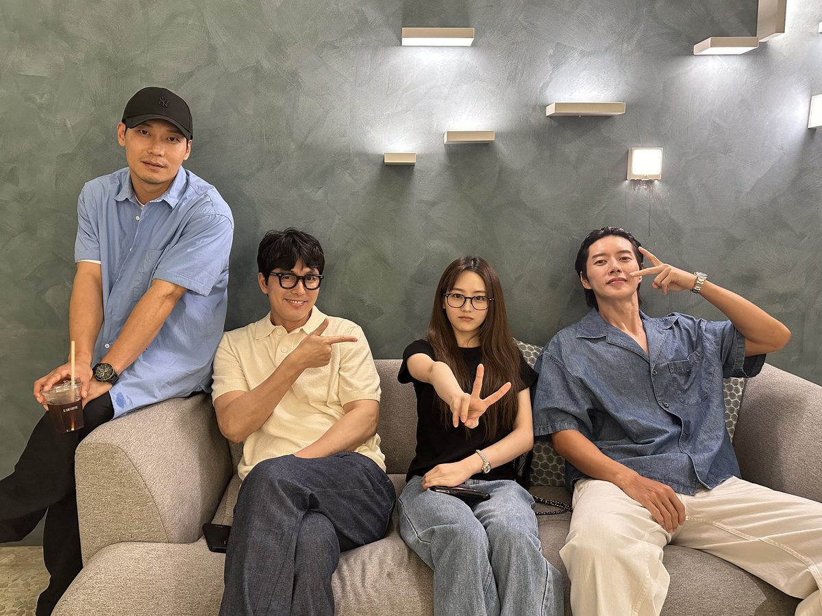 ACOM__official's tweet photo. 정우성, 박해진, 조이현, 박훈 | 리볼버

영화 <리볼버> 를 응원하기 위해 모인 아컴 식구들👍
이 조합 귀하다…😭

<리볼버> 8월 7일 극장 대개봉❗️

#정우성 #JungWooSung #박해진 #ParkHaeJin #조이현 #ChoYiHyun 
#리볼버 #Revolver
#아티스트컴퍼니 #ArtistCompany https://t.co/nc9CFGD3fK
