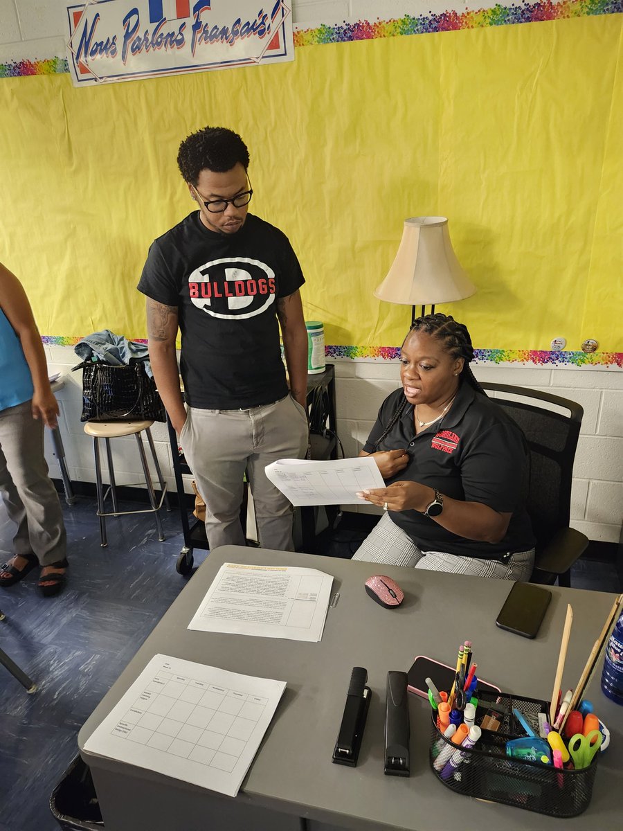 BSmithHCS's tweet photo. If we don't tweet about it,  did it even happen? 

"Using the Science of Reading and Close Read Strategies in the Secondary ELA Classroom"  

@ELA_HCS @GiftedELAGuru #HenryReads #literacyinHenry ##winningforkids https://t.co/5sj3FoSbXW