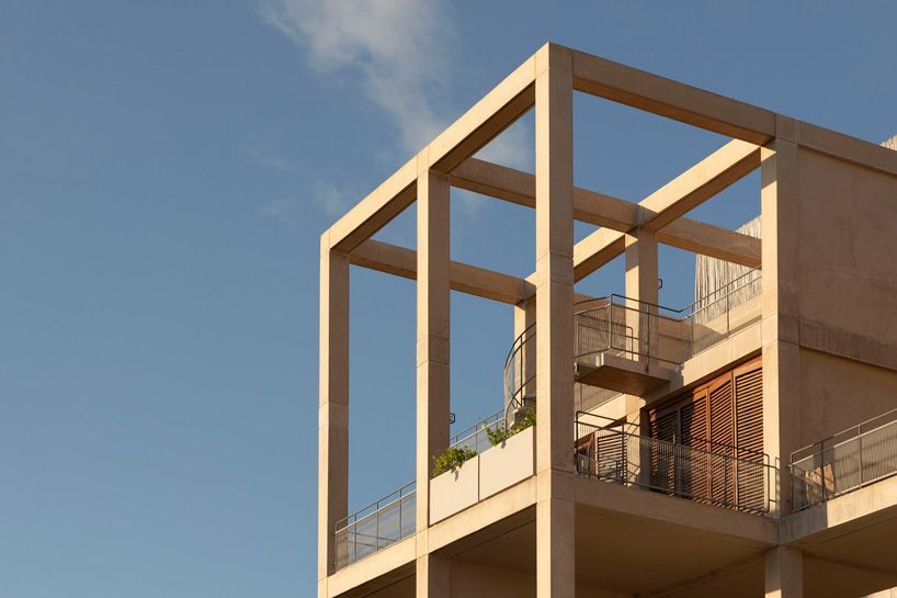 designboom's tweet photo. 'the village' by @Sordo_Madaleno takes shape as a cluster of stepping modules in #mexico ☀️ https://t.co/lH1TjnWWC9 https://t.co/SiIwGfl8cH