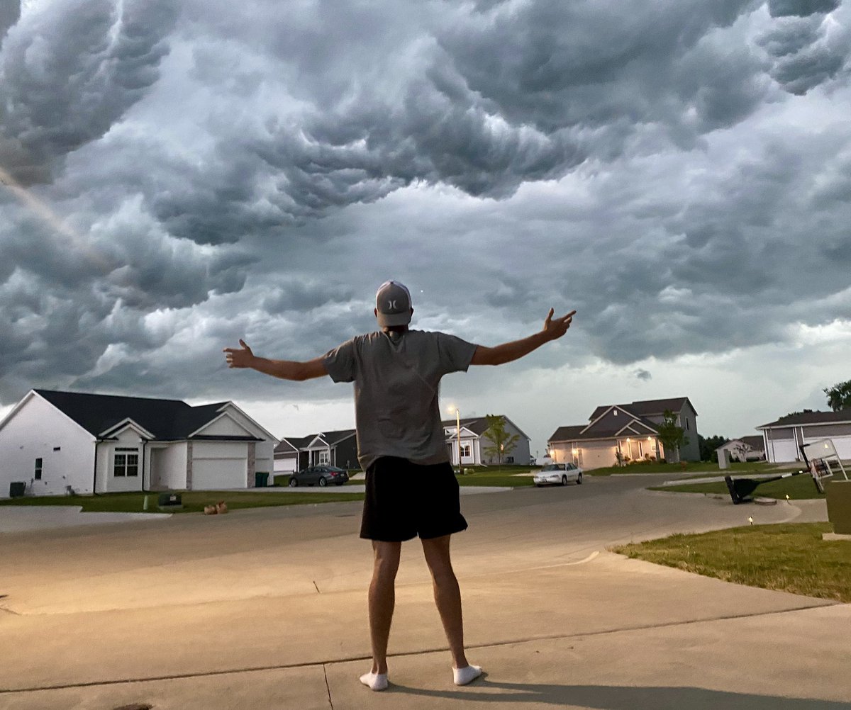 Tell me you’re from Iowa without telling me you’re from Iowa 🤣 
📸 <a href="/DinklaLanden/">Landen Dinkla</a> 

<a href="/Brayden_Dinkla/">Brayden Dinkla</a> <a href="/Dinksfam7/">Alex Dinkla</a> <a href="/EdWilsonWX13HD/">Ed Wilson</a>