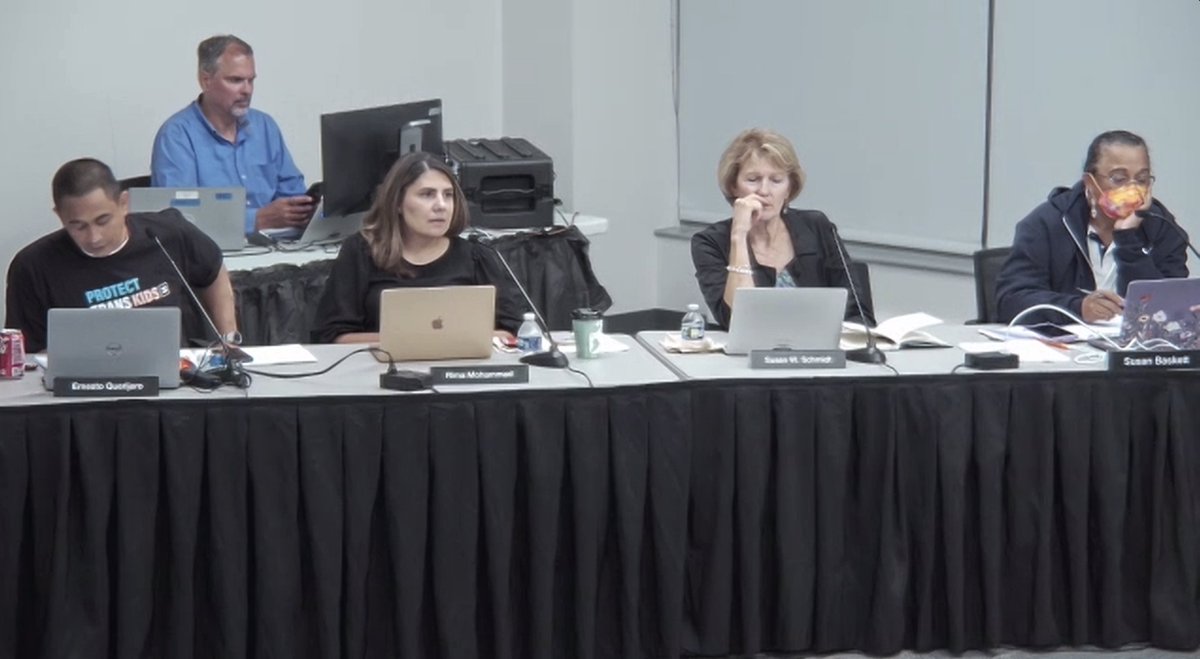 LenaKauffman's tweet image. #a2schoolboard meeting adjourns at 10:10 p.m. and they are now going into a closed meeting with the district&apos;s lawyer.