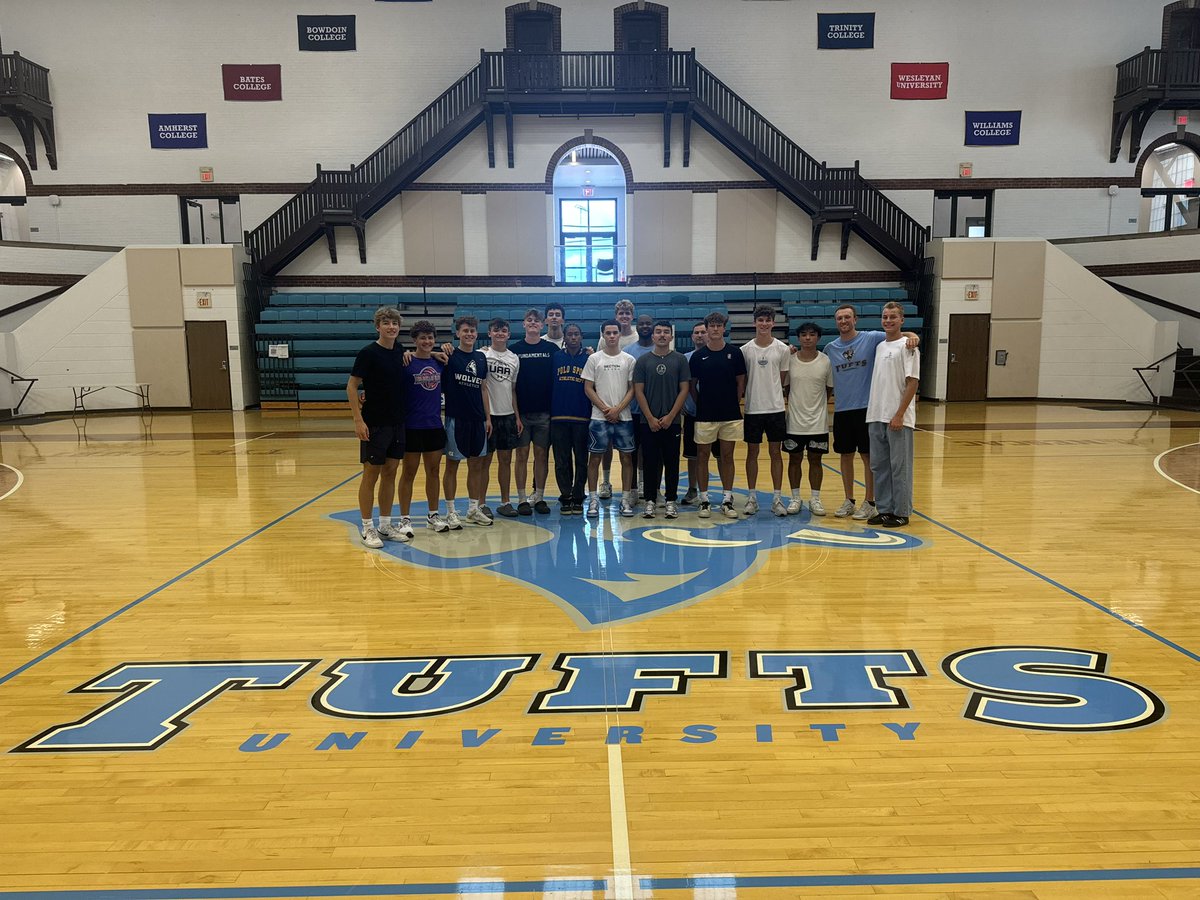 coachsmartin310's tweet photo. Day 1 of the Ivy League Tour: Suffolk, Tufts, Emerson. Appreciate HCs Juron, Linton, and Curley along with their staffs for having us. https://t.co/B2h7hIZV7f