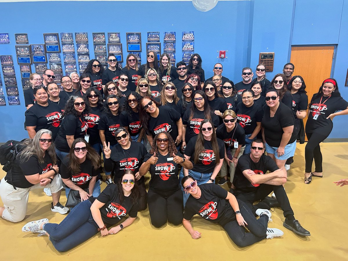 GLDDbacks's tweet photo. The 24-25 school year at the GLDSSA is so bright, we have to wear shades! The Cartwright Conference is our kickoff event.  We are ready to get started! Because at the GLDSSA….we #ShowUP and show out!!! Every day, with commitment and a positive attitude! #SHOWUP @CartwrightSD https://t.co/4CDCUPoNjr
