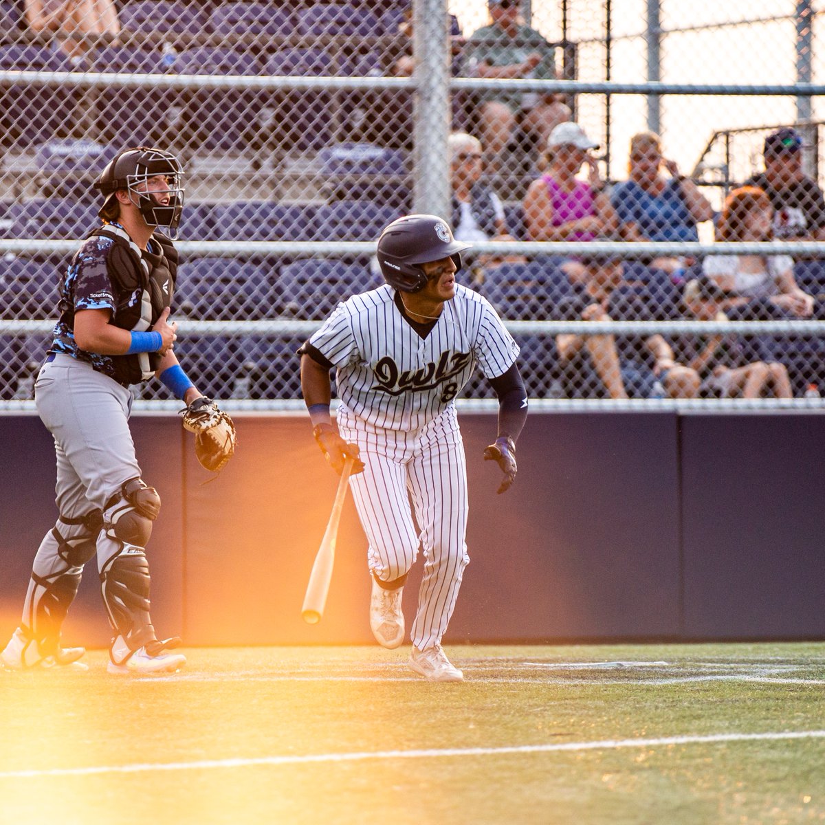 T3: HOME RUN KEVIN JIMENEZ (2 RBI)‼️💥

Owlz: 2 | Ballers: 3

#BaseballWithaZ