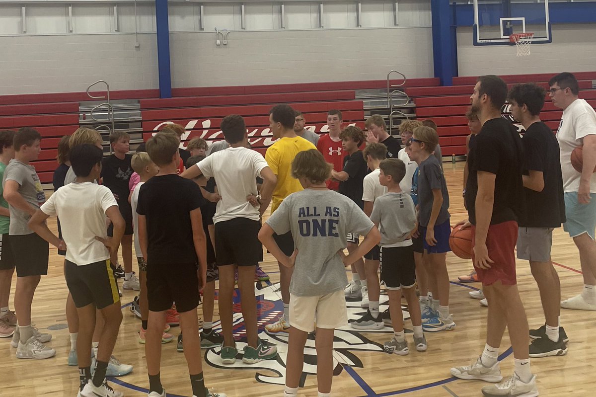 AcademyDubuque's tweet photo. Time to gear back up! Great evening in the gym for the first session of tryouts for boys for the coming fall/winter season. A lot of hungry hoopers in attendance tonight! NEXT UP‼️ https://t.co/4vkqUjm9YS