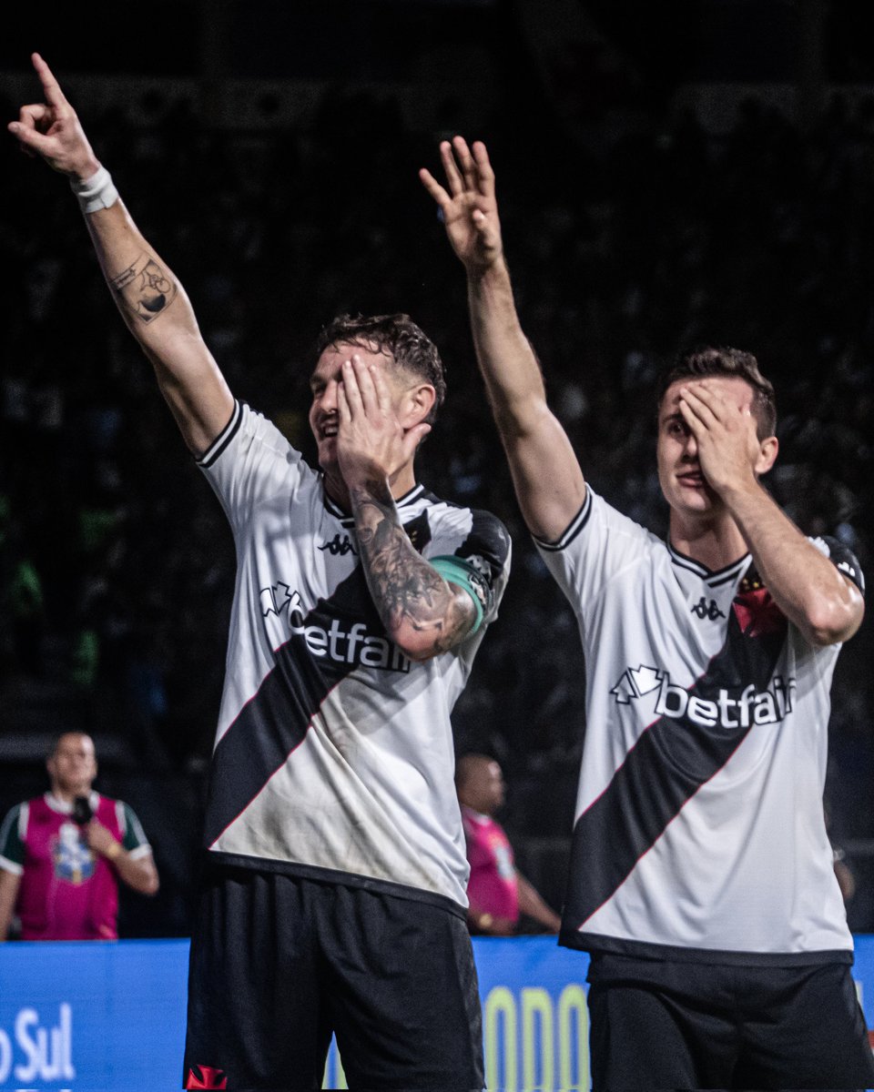 vascaodazoeira's tweet photo. O Arco e a Flecha... que dupla senhores, que dupla🔥🔥 https://t.co/Q0XInDI0bv