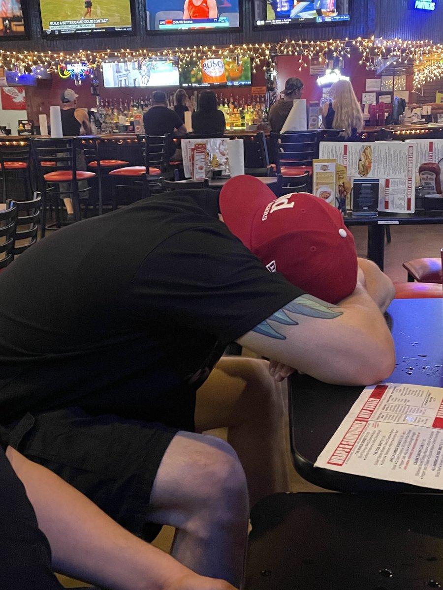 BottomSplit's tweet image. UPDATE 2: He appears to be doing just fine.

📷: @MrF4Speed