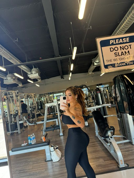 2 pic. me ?? the gym lately https://t.co/bIqi84Sm3N
