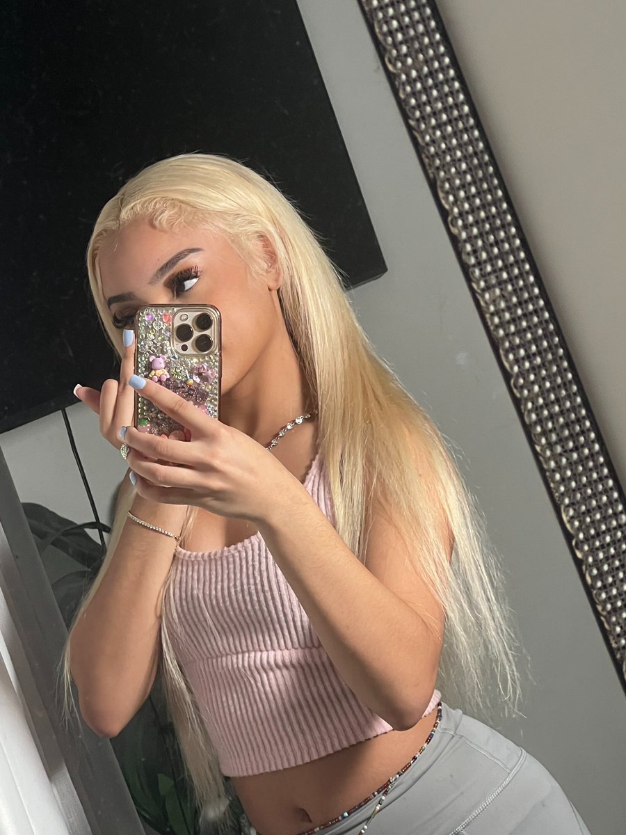 desadoreee's tweet image. I’m so cute