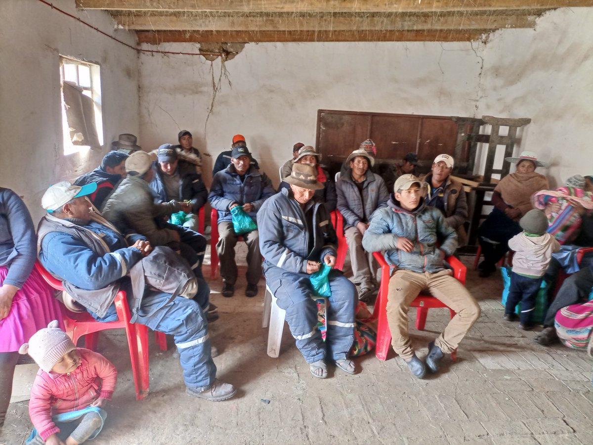Faunagua_com's tweet photo. This activity is part of the implementation of the project: “Restoration of Kewiña Forests on the Northern Slope of the Tunari Mountain Range in the Department of Cochabamba,” carried out by FAUNAGUA, as part of the Acción Andina program @accionandina.org https://t.co/n6Se1ZFudo